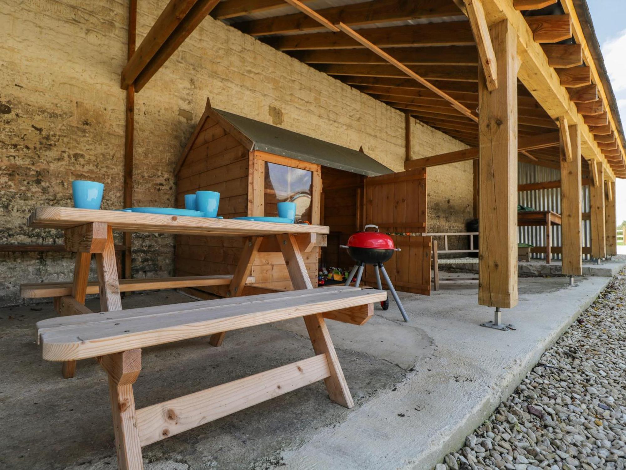 The Old Barn Villa Witney Exterior foto