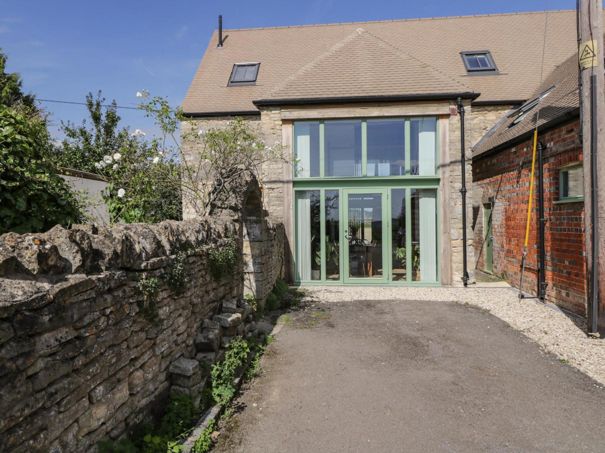 The Old Barn Villa Witney Exterior foto